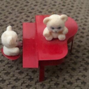 Avon teddy bear/piano ornament